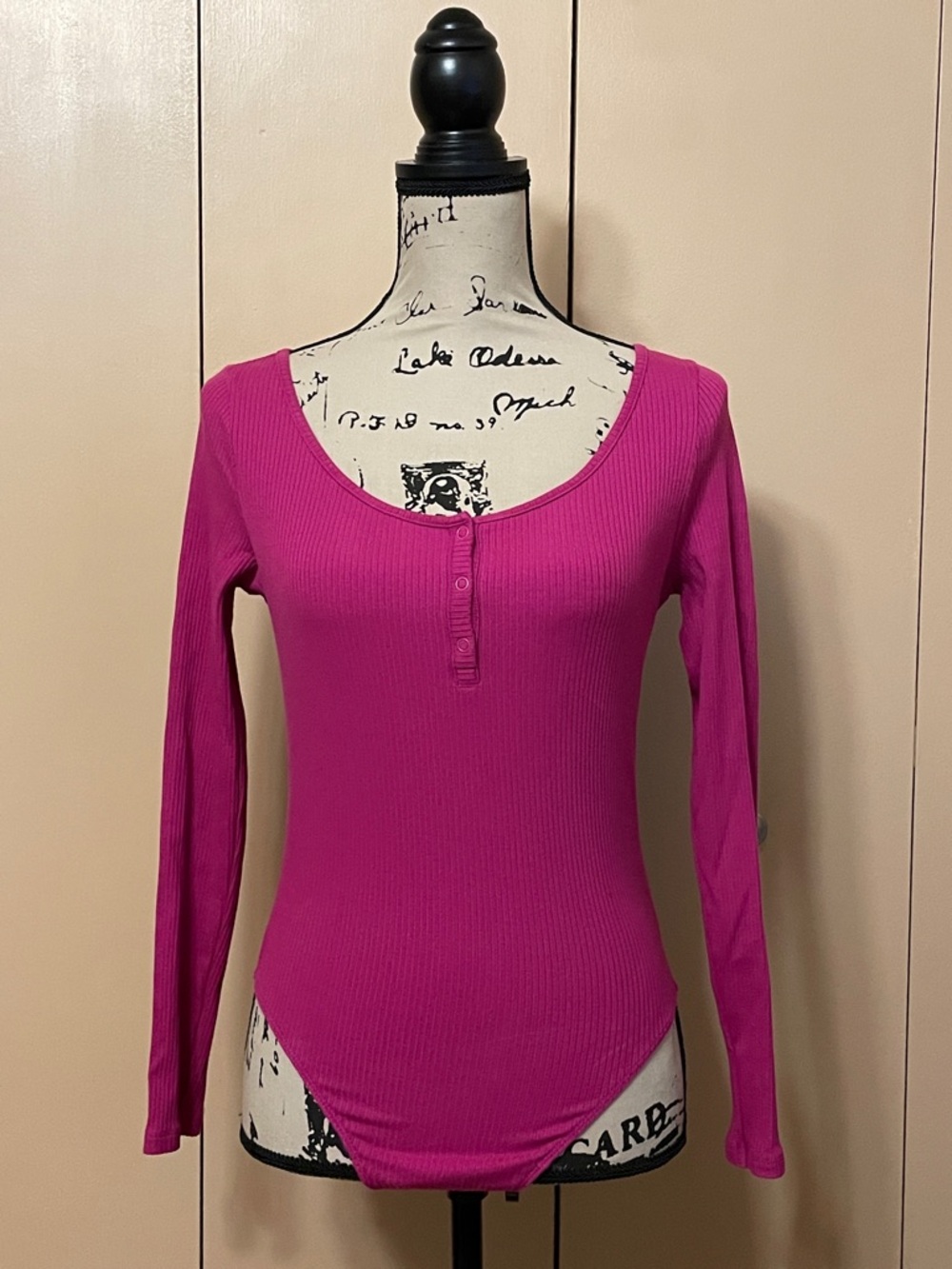 PINK Victoria's Secret Fuchsia Ribbed Long-Sleeve Scoop Henley Bodysuit